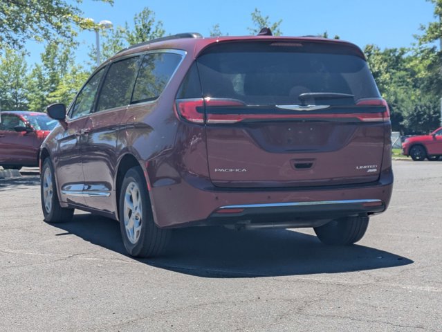 Used 2022 Chrysler Pacifica Limited w/ Uconnect Theater Family Group AWD/4WD image 7