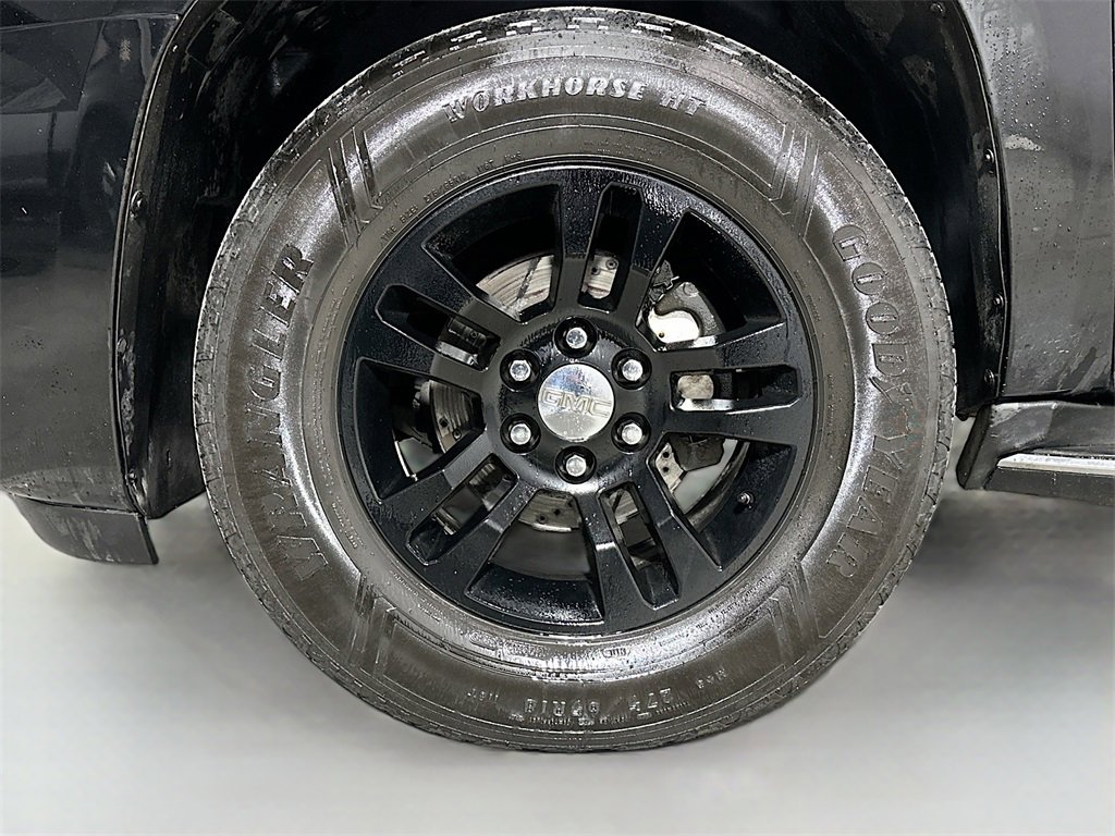 Used 2013 GMC Yukon XL Denali image 34