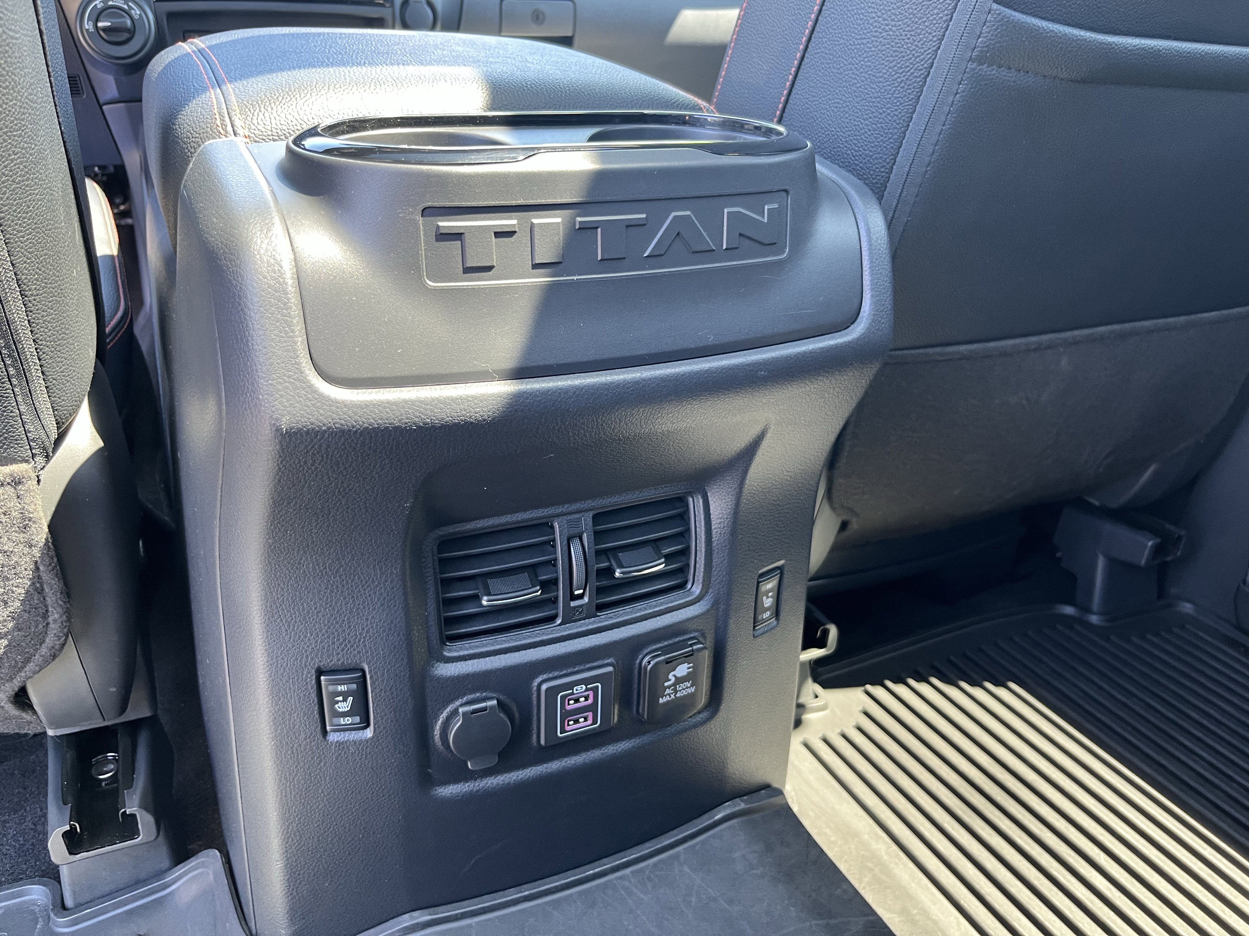 Used 2023 Nissan Titan PRO-4X w/ Pro-4x Convenience Package AWD/4WD image 16