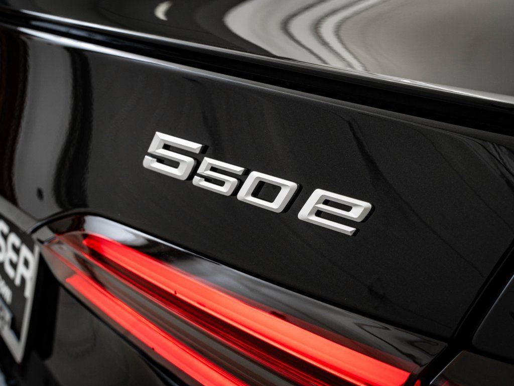 New 2026 BMW 550e xDrive image 15