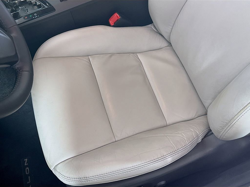 Used 2014 Toyota Avalon XLE image 17