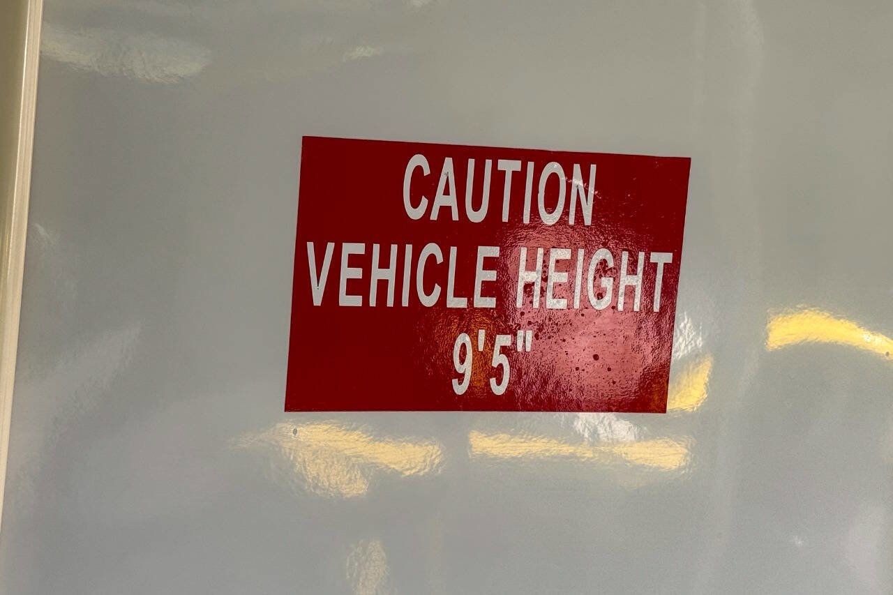 Used 2011 Ford E-350 and Econoline 350 Extended Super Duty w/ PWR Group image 31