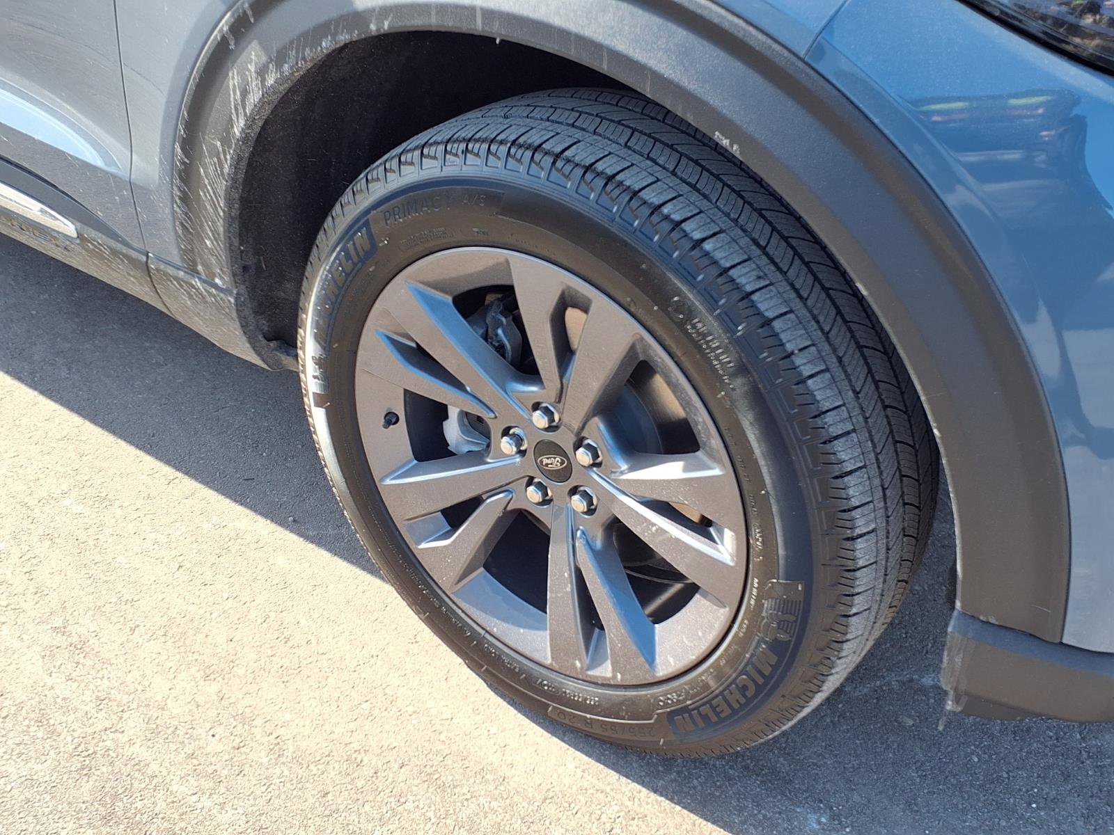 Used 2025 Ford Explorer Active w/ Active Comfort Package image 29