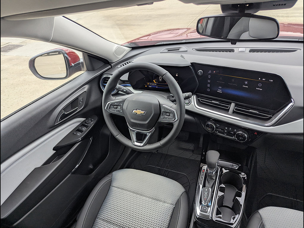 New 2026 Chevrolet Trax LT w/ LT Convenience Package FWD image 17