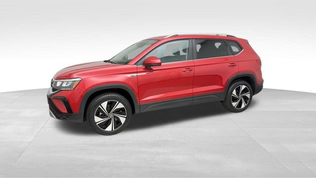 Used 2023 Volkswagen Taos SE w/ Panoramic Sunroof Package AWD/4WD image 6