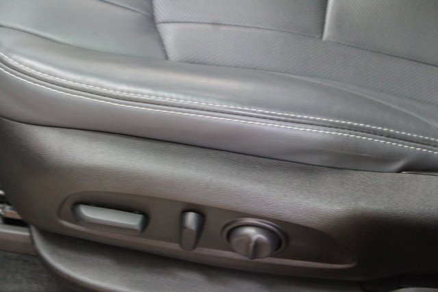 Used 2021 Buick Enclave Essence image 17