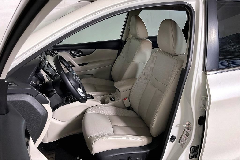 Used 2022 Nissan Rogue Sport SL w/ Premium Package FWD image 24