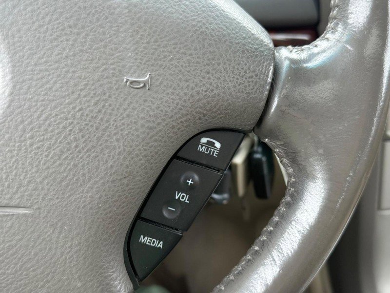 Used 2006 Lincoln LS image 19