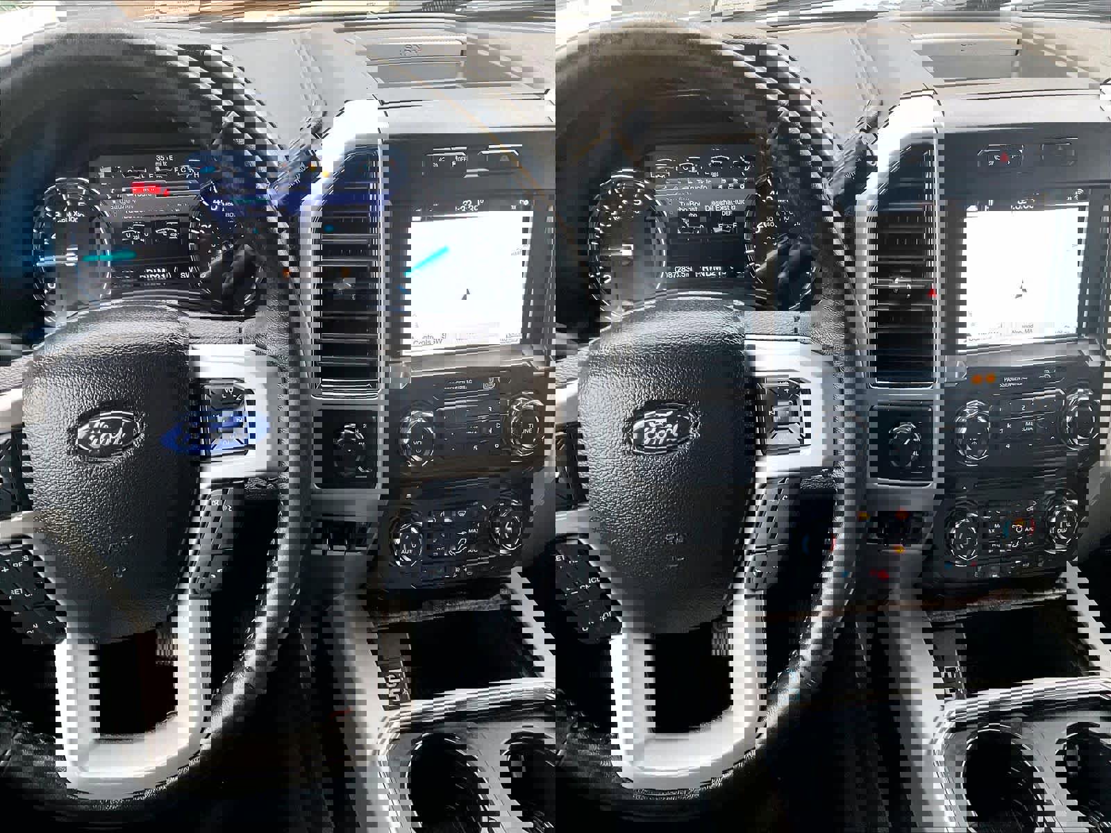 Used 2018 Ford F350 Lariat w/ Lariat Ultimate Package image 18