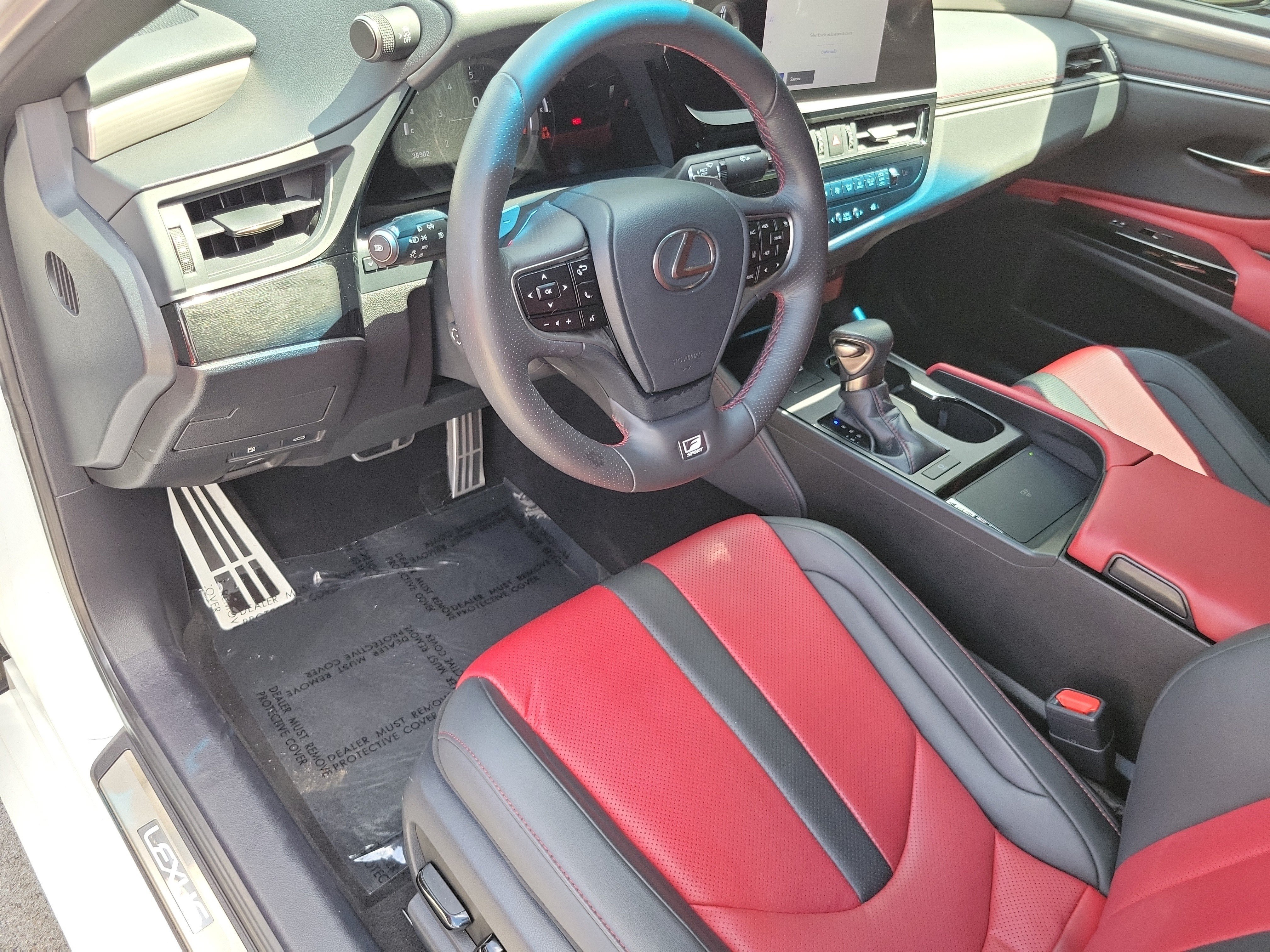 Certified 2024 Lexus ES 350 F Sport w/ Accessory Package (Z2) FWD image 19