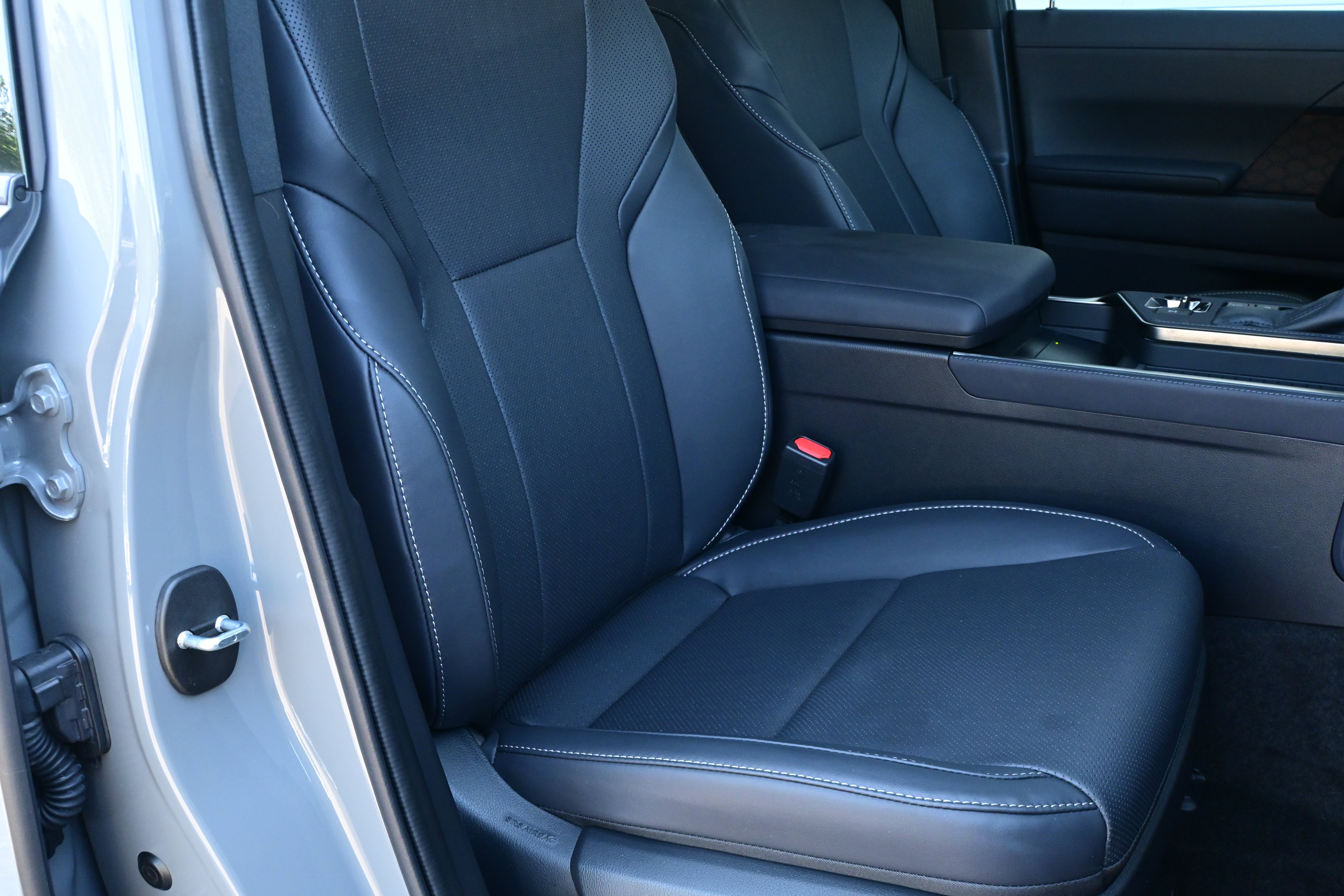 Used 2025 Lexus GX 550 w/ Accessory Package (Z1) AWD/4WD image 33