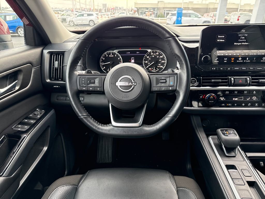 Used 2023 Nissan Pathfinder SL image 17