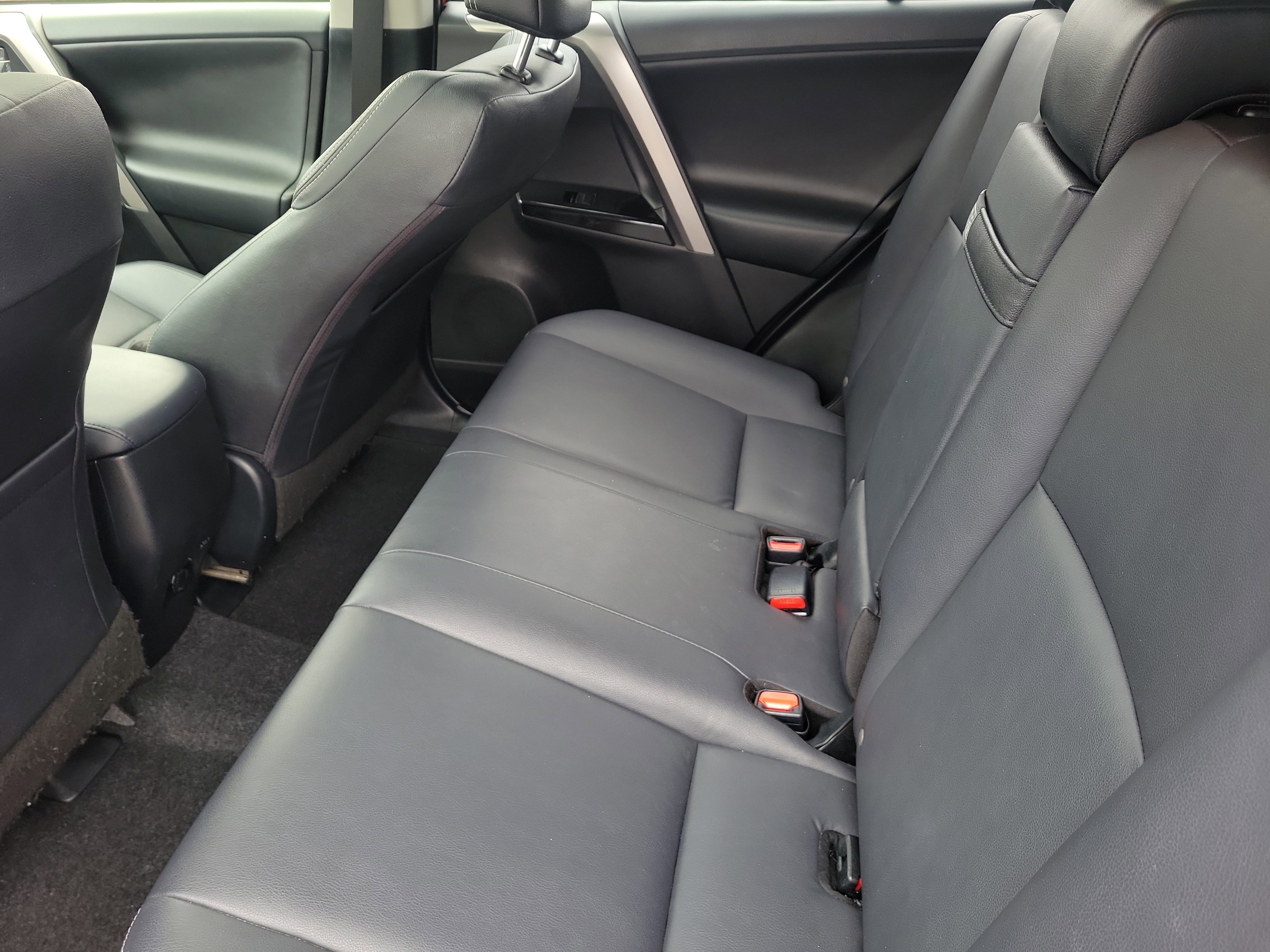 Used 2018 Toyota RAV4 Limited image 10