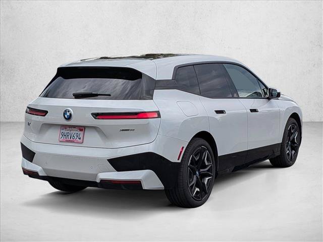 Used 2024 BMW iX xDrive50 w/ Sport Package AWD/4WD image 5