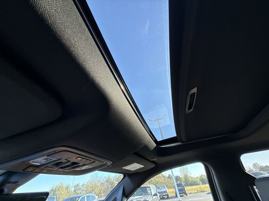 Certified 2021 Chevrolet Silverado 1500 High Country w/ Technology Package image 25