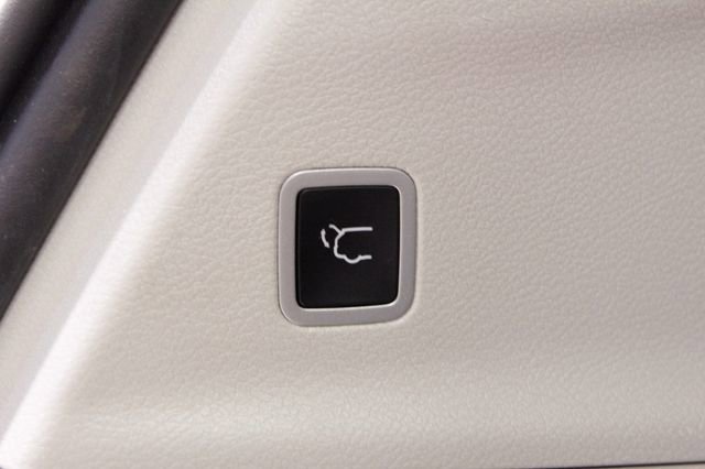 Used 2024 Chrysler Pacifica Touring-L FWD image 24