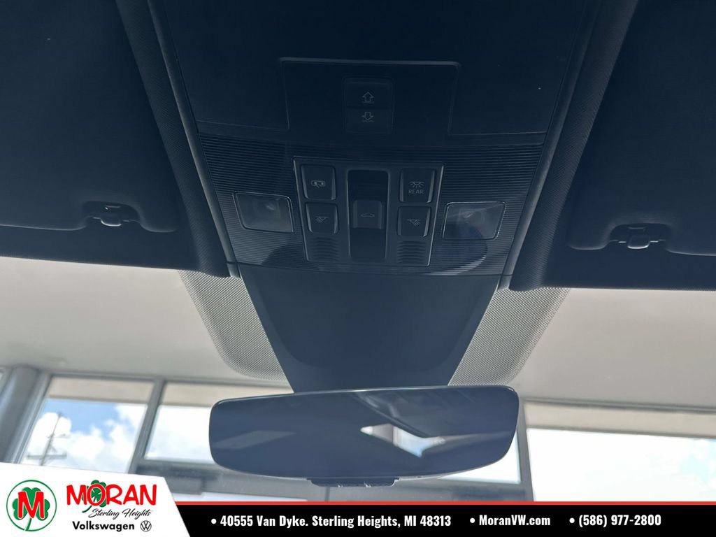 Certified 2023 Volkswagen Tiguan SE R-Line AWD/4WD image 33