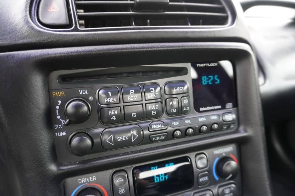 Used 2002 Chevrolet Corvette Z06 w/ Memory Pkg image 16