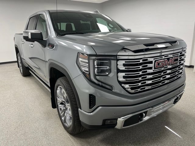 Used 2023 GMC Sierra 1500 Denali w/ Denali Reserve Package AWD/4WD image 2