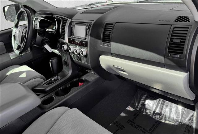 Used 2019 Toyota Sequoia SR5 AWD/4WD image 21