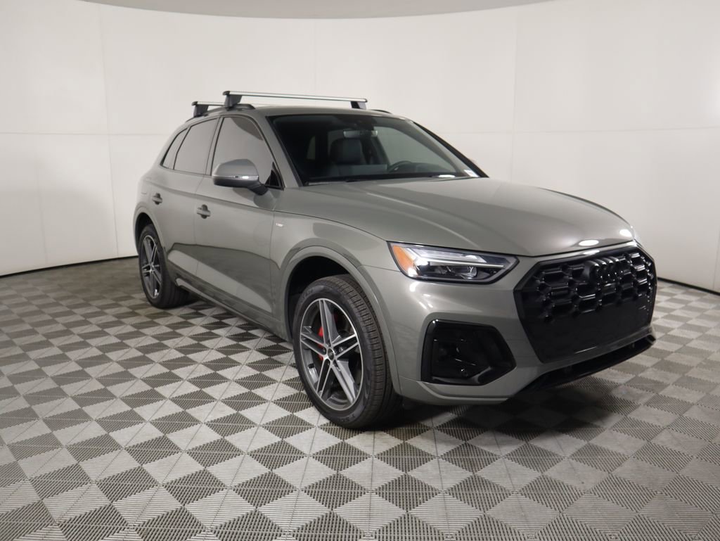 Used 2025 Audi Q5 e Premium Plus w/ Premium Plus Package image 3