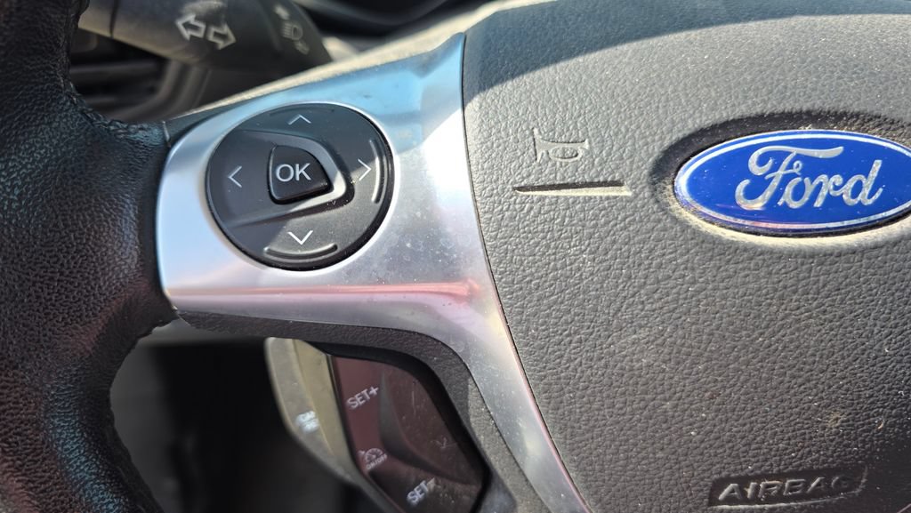 Used 2017 Ford C-MAX Energi SE w/ Equipment Group 401A FWD image 16