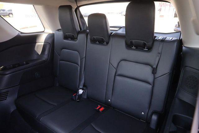 Used 2025 Nissan Pathfinder SL w/ SL Premium Package image 12