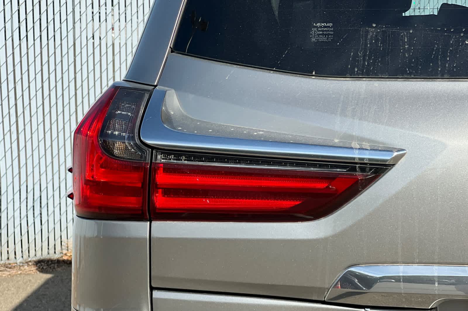 Used 2021 Lexus LX 570 4WD w/ Luxury Package image 23