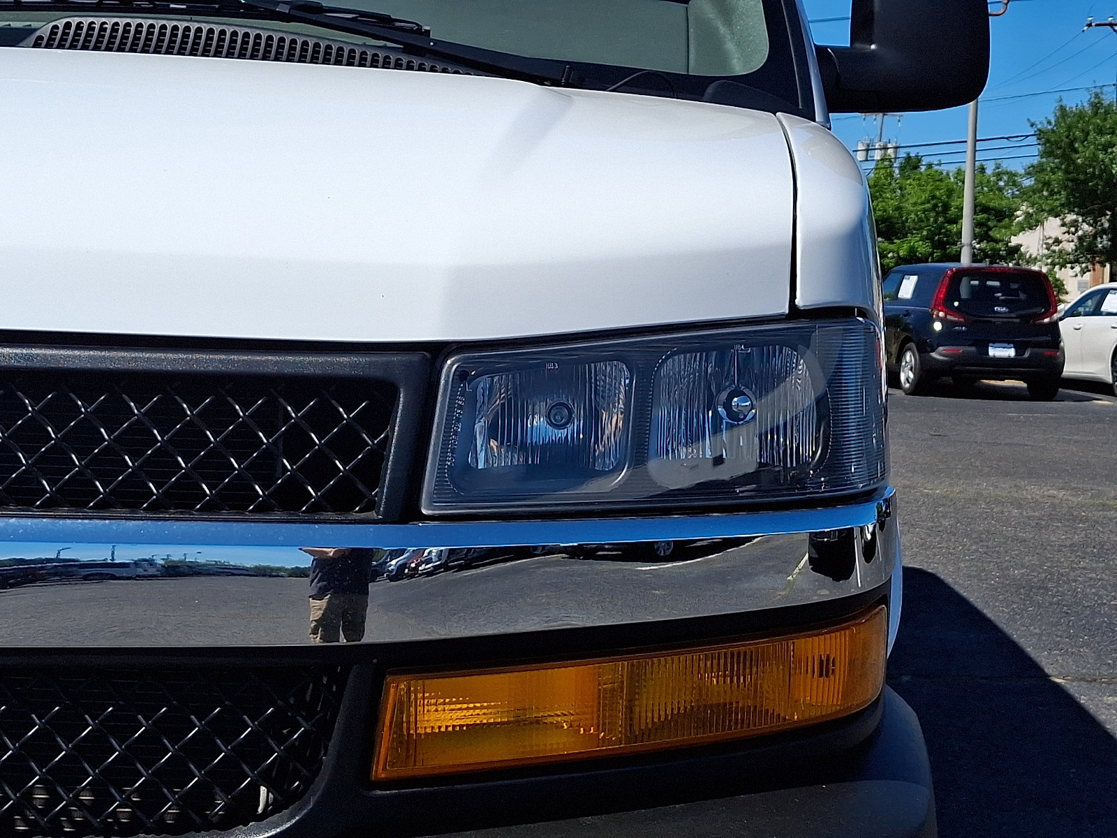 Certified 2024 Chevrolet Express 2500 w/ Driver Convenience Package RWD image 10