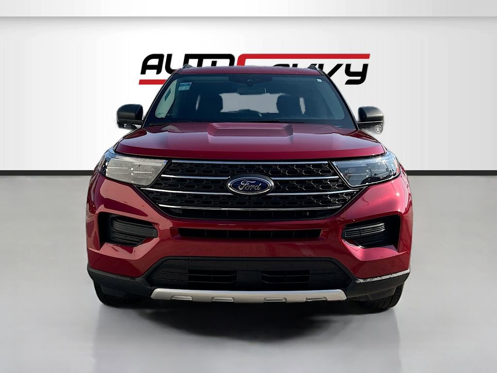 Used 2022 Ford Explorer XLT w/ Class IV Trailer Tow Package image 2