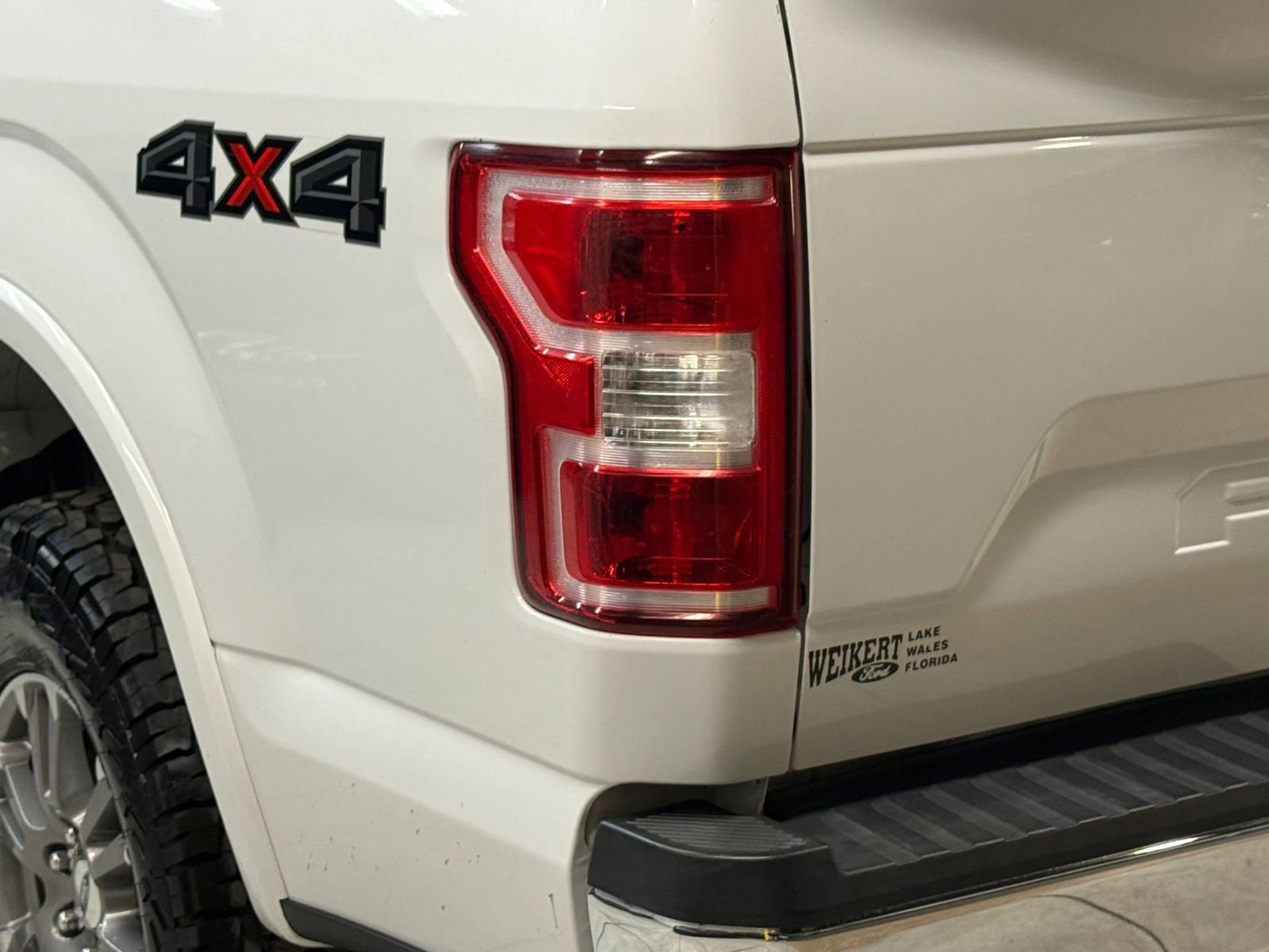 Used 2018 Ford F150 Lariat w/ Trailer Tow Package image 12