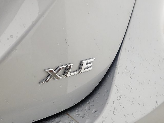 Used 2023 Toyota Camry XLE FWD image 9