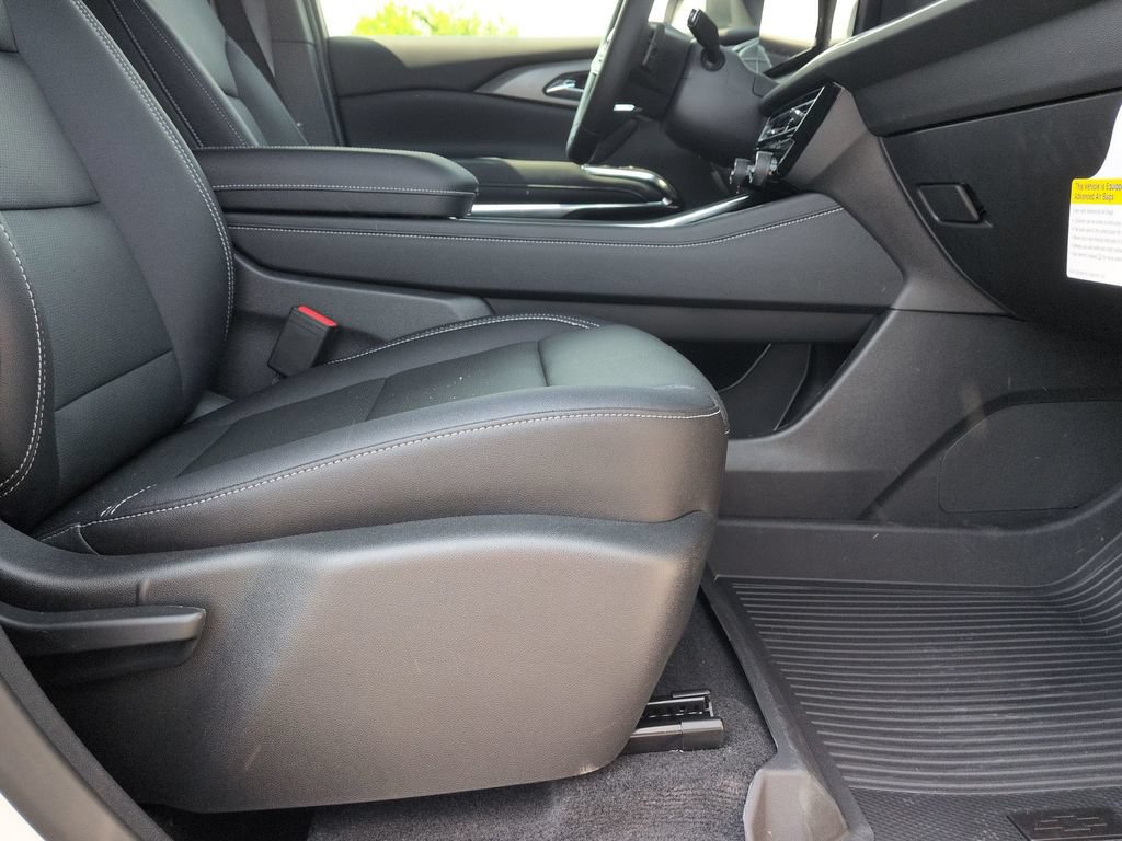 New 2026 Chevrolet Traverse LT w/ LPO, Floor Liner Package AWD/4WD image 27