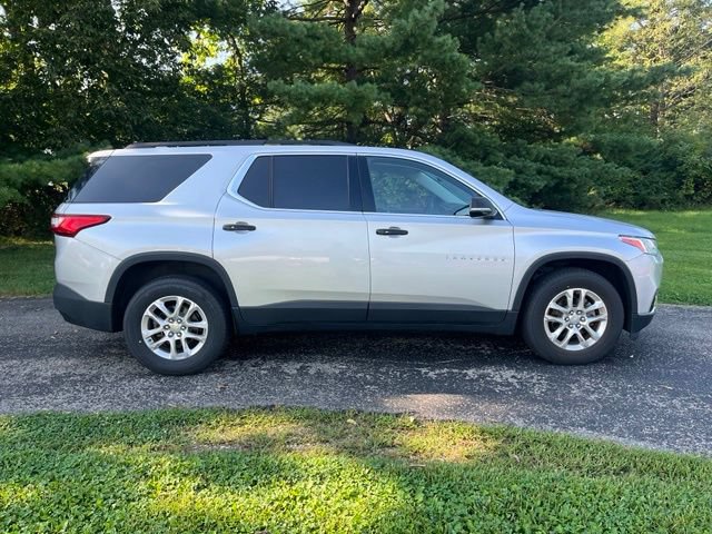 Used 2019 Chevrolet Traverse LT FWD image 2