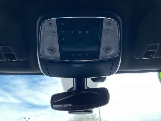 Used 2019 Jeep Grand Cherokee Altitude image 23