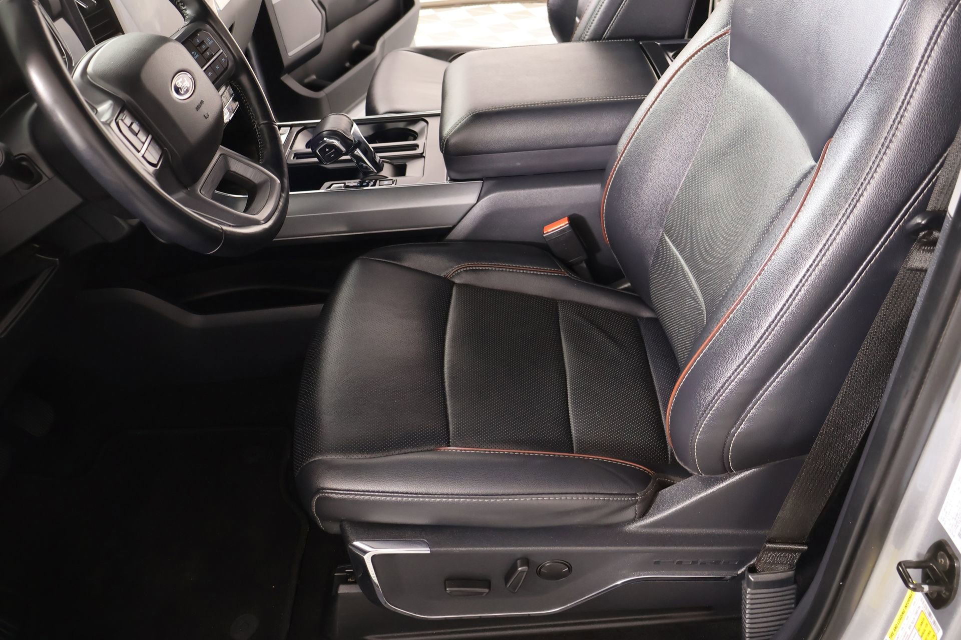 Used 2023 Ford F150 Lariat AWD/4WD image 13