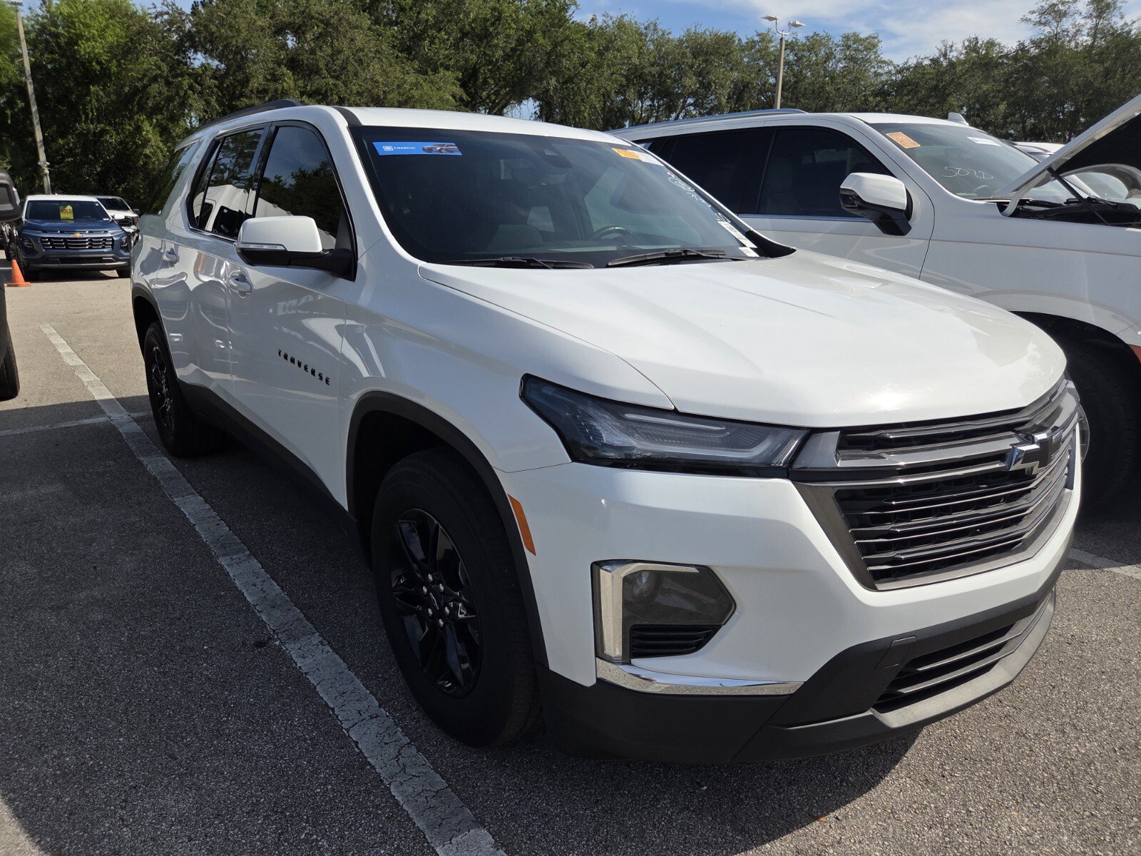 Certified 2023 Chevrolet Traverse LT FWD image 2