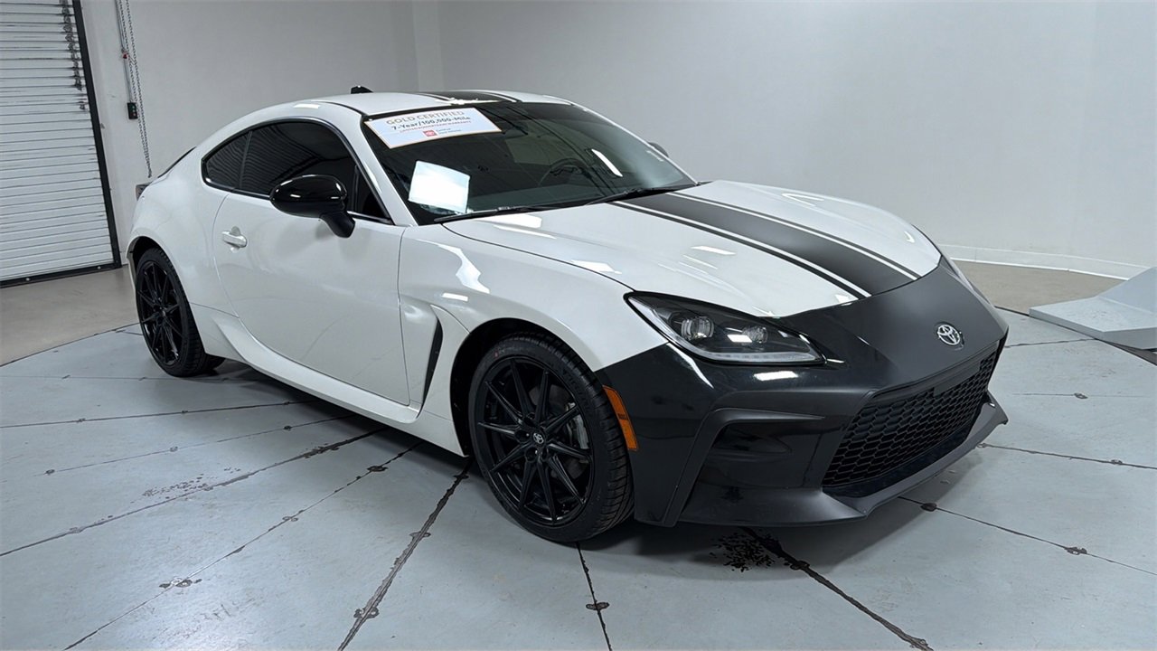 Certified 2024 Toyota GR86 Premium image 3