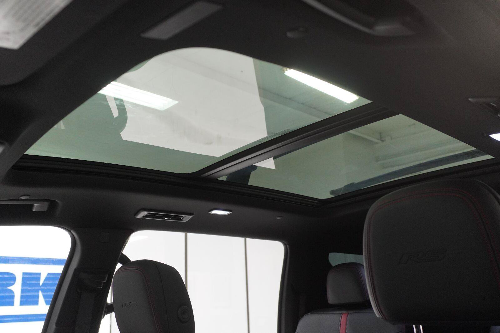 Used 2025 Chevrolet Traverse RS w/ LPO, Floor Liner Package FWD image 8