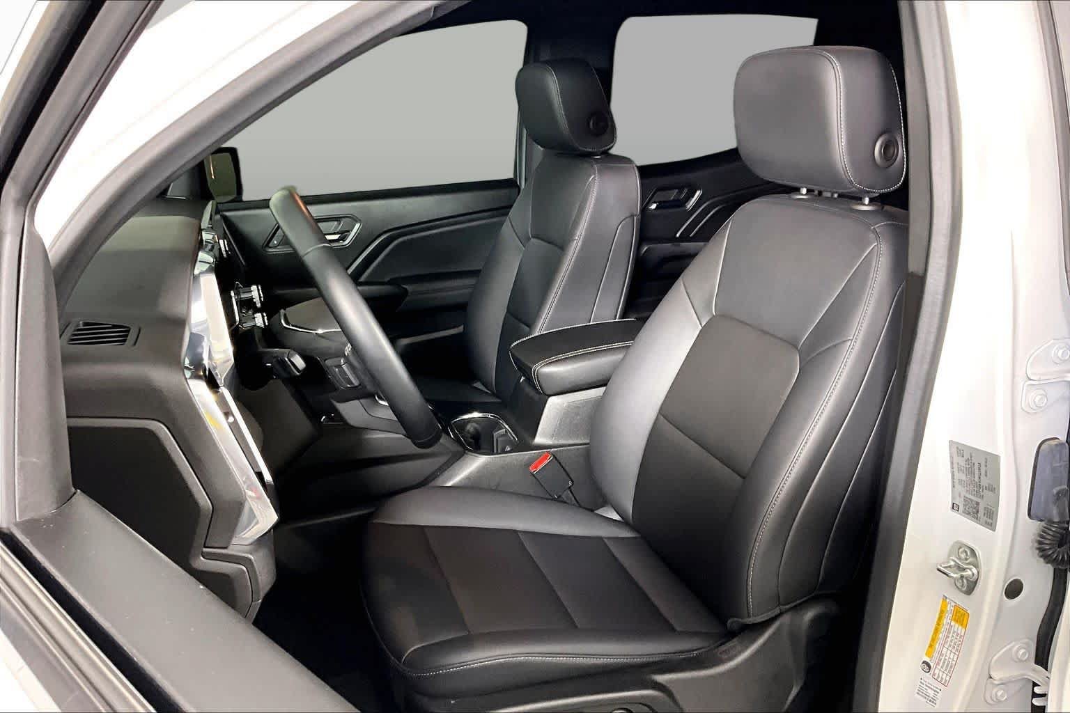 Used 2024 GMC Canyon Elevation w/ Elevation Premium Package RWD image 8