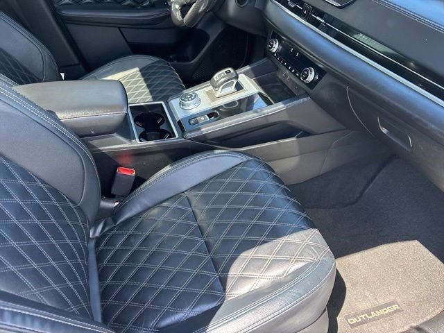 Used 2023 Mitsubishi Outlander SEL AWD/4WD image 41