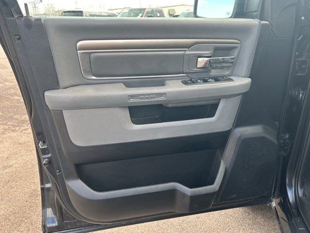 Used 2017 RAM 1500 Classic SLT w/ SLT Plus D￩cor Group image 12