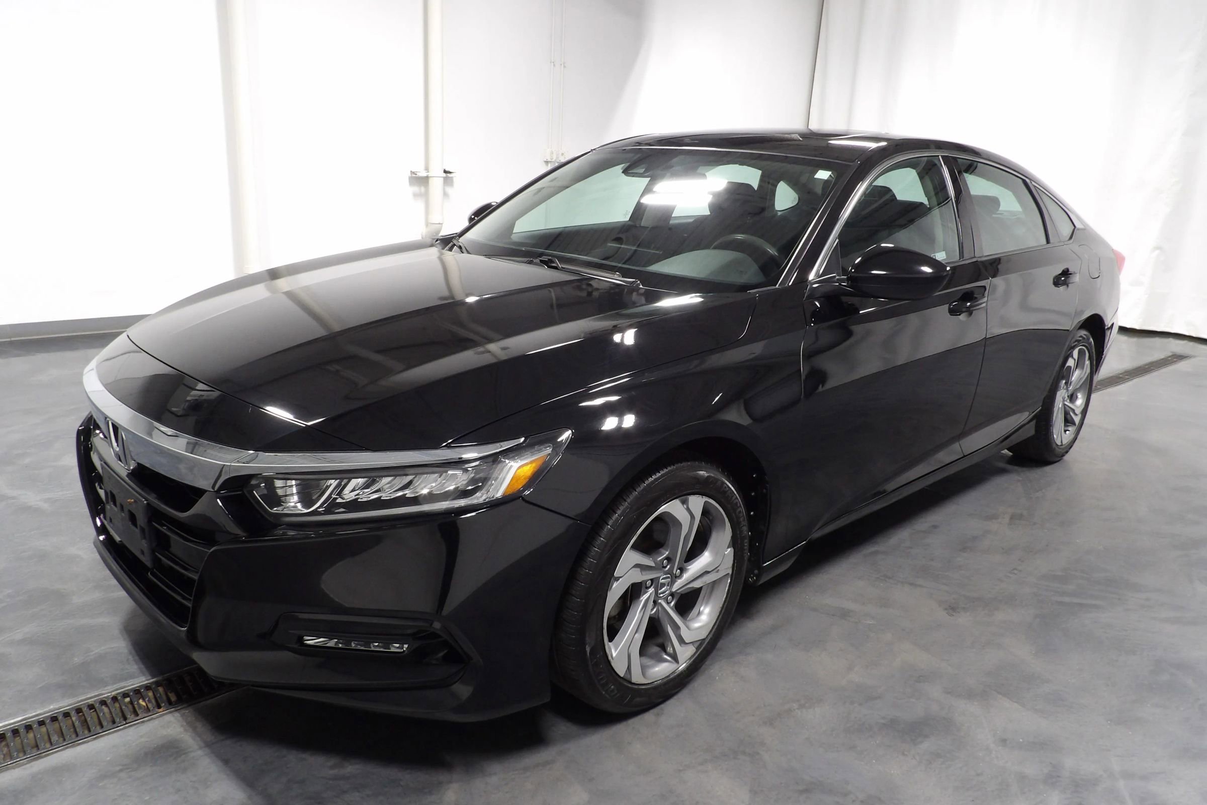 Used 2020 Honda Accord EX image 4