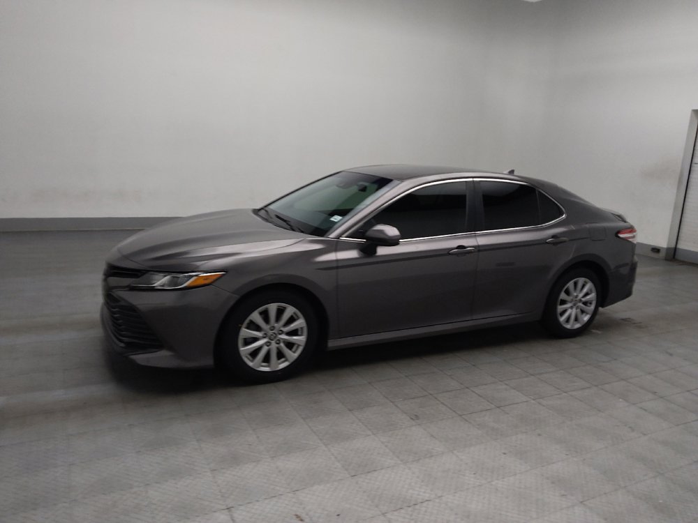 Used 2020 Toyota Camry LE image 2