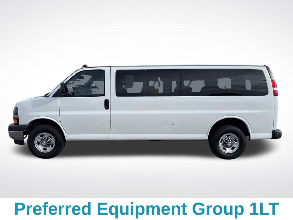 Used 2024 Chevrolet Express 3500 LT w/ LT Preferred Equipment Group RWD image 3