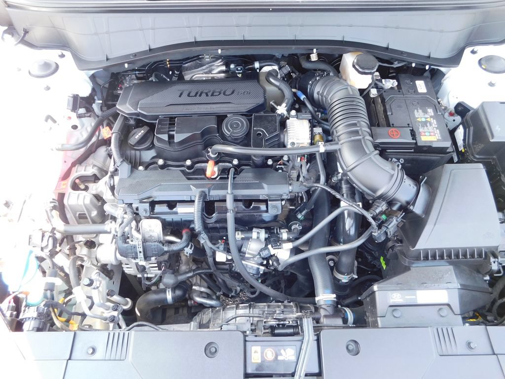 Used 2025 Hyundai Kona Limited AWD/4WD image 38