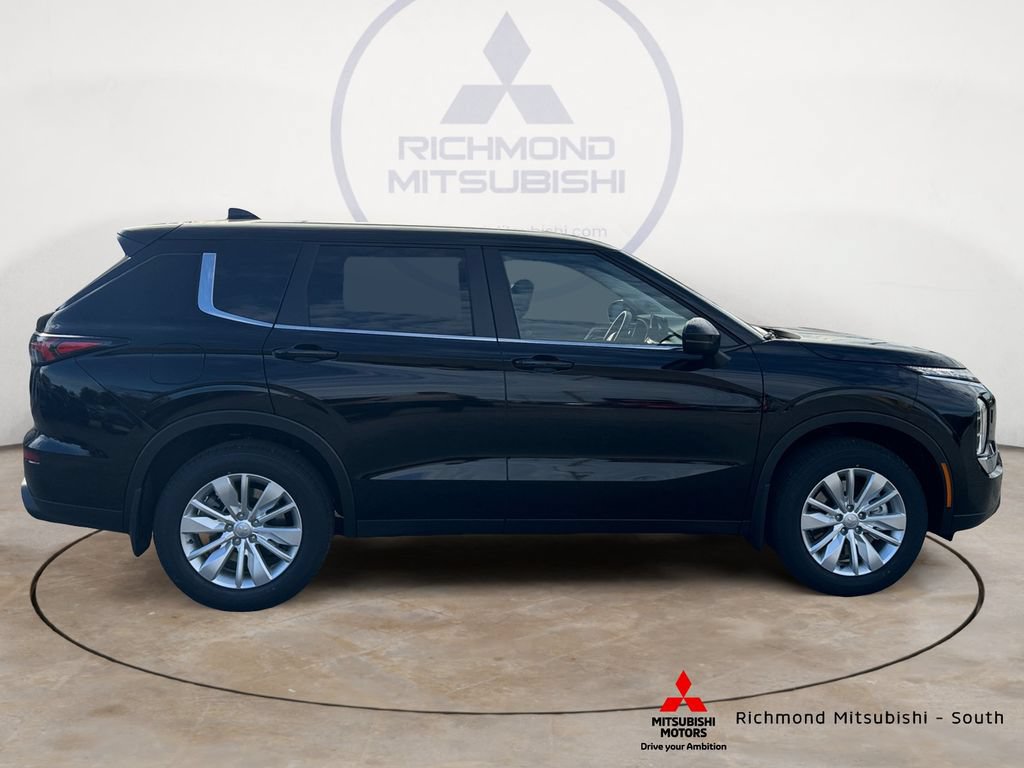 New 2026 Mitsubishi Outlander ES AWD/4WD image 2