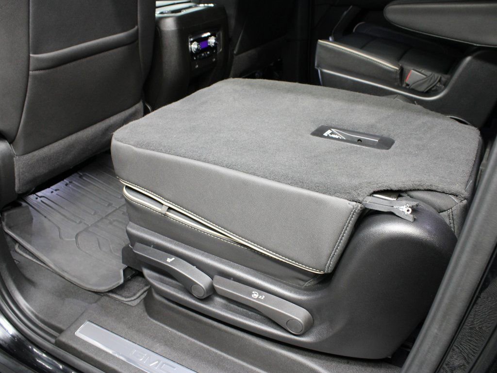 Used 2024 GMC Yukon XL SLT w/ SLT Luxury Package image 67