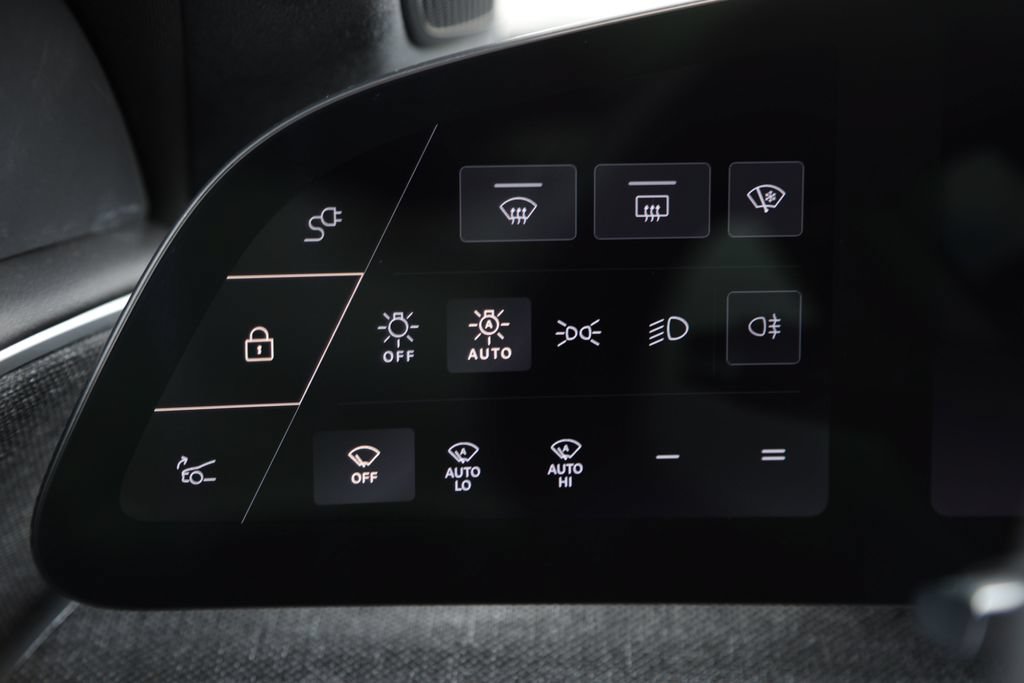 Used 2024 Lucid Air Pure RWD image 23