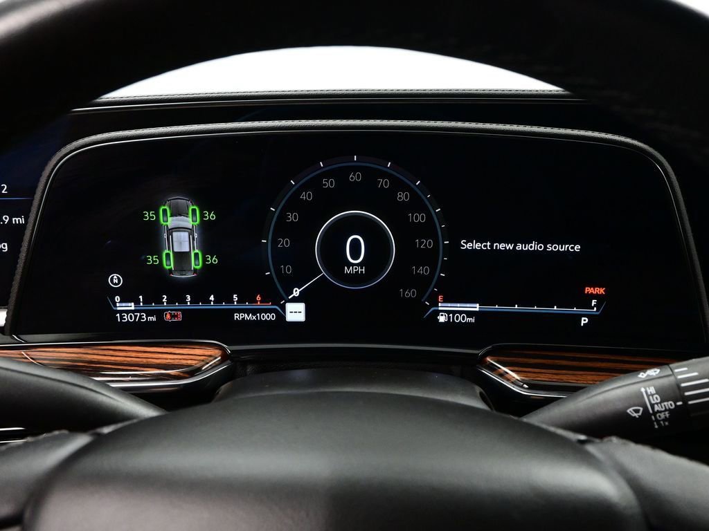 Used 2024 Cadillac Escalade Luxury RWD image 23